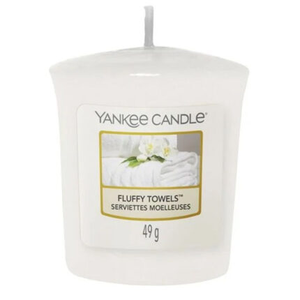Weiße Yankee Candle Fluffy Towels Duftkerze mit sichtbarem Docht und 49 g