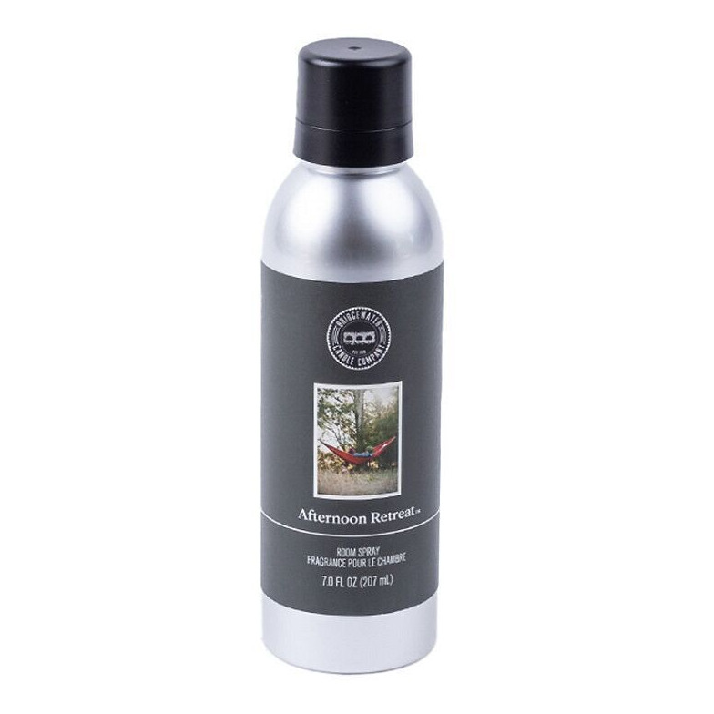 Afternoon Retreat Sprayflasche Afternoon Retreat Room Spray als einzelne silberne Flasche vor weißem Hintergrund