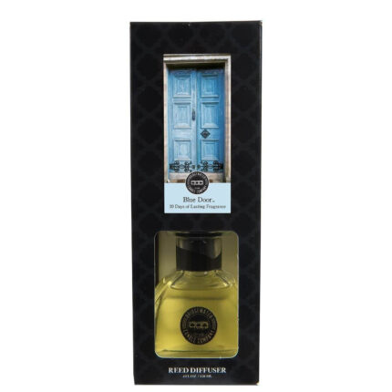 Frontal verpackter Blue Door Reed Diffuser mit sichtbarer gelber Flüssigkeit