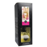 Schwarze Reed-Diffuser-Verpackung mit sichtbarer Flasche und Produktmotiv