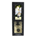 Verpackter Reed Diffuser mit Magnolienblüten und Produktflasche
