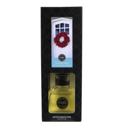 Vorderansicht der Welcome Home Reed Diffuser Verpackung mit gelber Flüssigkeit