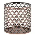 Freigestellter Metall-Jar-Holder mit dekorativem Schuppenmuster