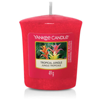 Rote Tropical Jungle Kerze von Yankee Candle mit tropischem Pflanzenmotiv