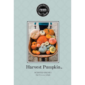 Harvest Pumpkin Duftsachet neben Wachsriegel und Duftfläschchen mit Kürbissen