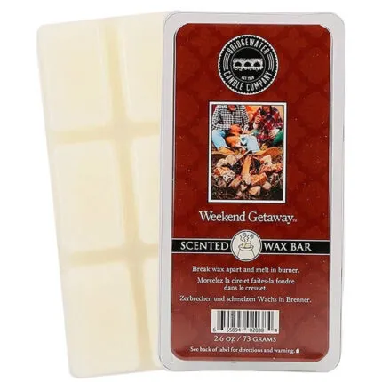Helle Wax Bar neben etikettierter Weekend Getaway Verpackung