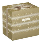 Geschlossener Yankee Candle Adventskalender mit goldener Gestaltung und Schleife