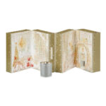 Aufgeklappter Yankee Candle Adventskalender mit Kerzenglas davor