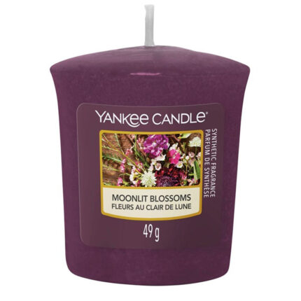 Moonlit Blossoms Duftkerze von Yankee Candle mit sichtbarem Etikett