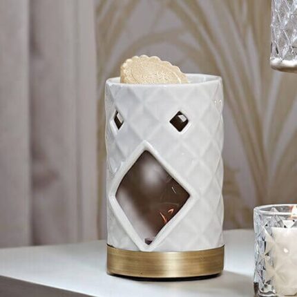 Weiße facettierte Keramik-Duftlampe mit großem Sichtfenster und goldenem Sockel