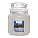 Candlelit Cabin Kerze im Glas mit transparentem Deckel und 411-g-Angabe