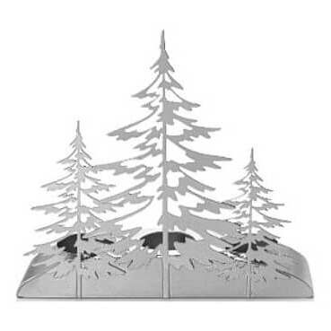 Silberfarbener Teelichthalter mit drei unterschiedlich großen Tannenbaum-Silhouetten