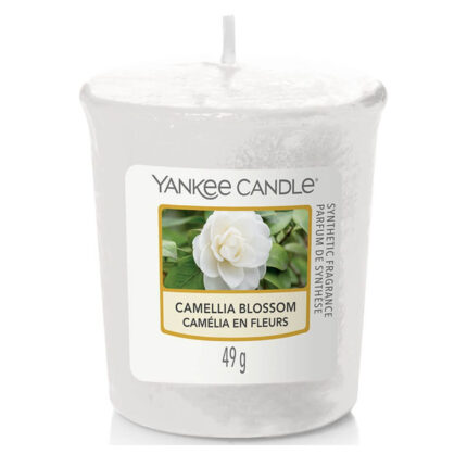 Weiße Yankee Candle Camellia Blossom Duftkerze mit Blumenetikett