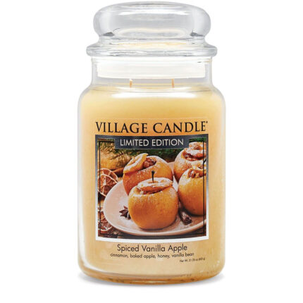 Nahaufnahme der Village Candle Spiced Vanilla Apple Kerze im Glas