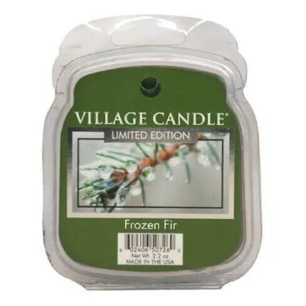 Village Candle Frozen Fir Verpackung mit grünem Etikett