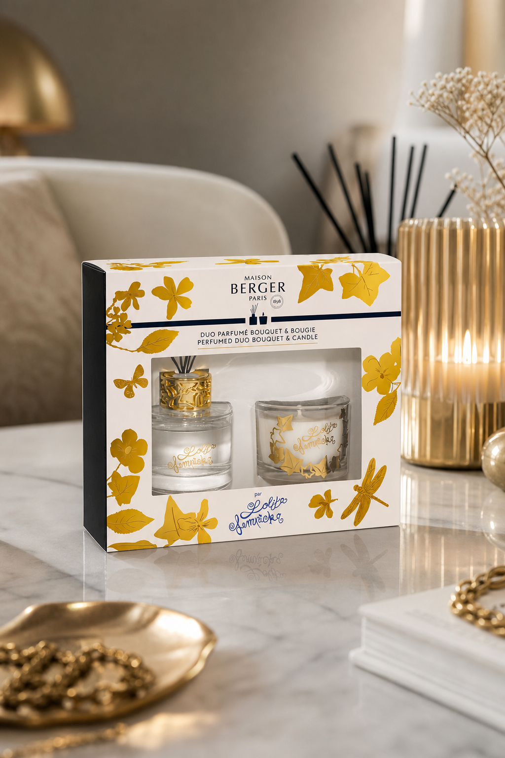 Lolita-Lempicka-Duftset mit Diffuser und Duftkerze auf einem Tisch