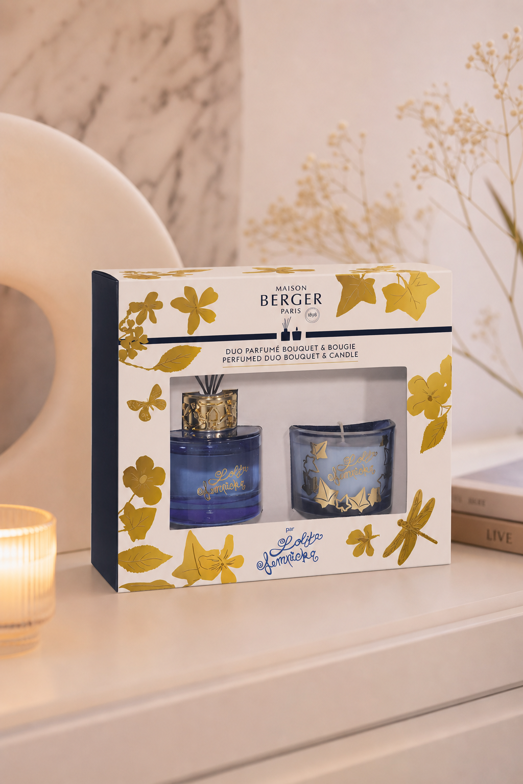 Verpacktes Lolita-Lempicka-Duftduo steht auf einer Kommode