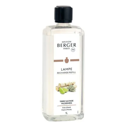 Nahaufnahme der Maison Berger Nachfüllflasche Terre Sauvage mit schwarzem Verschluss