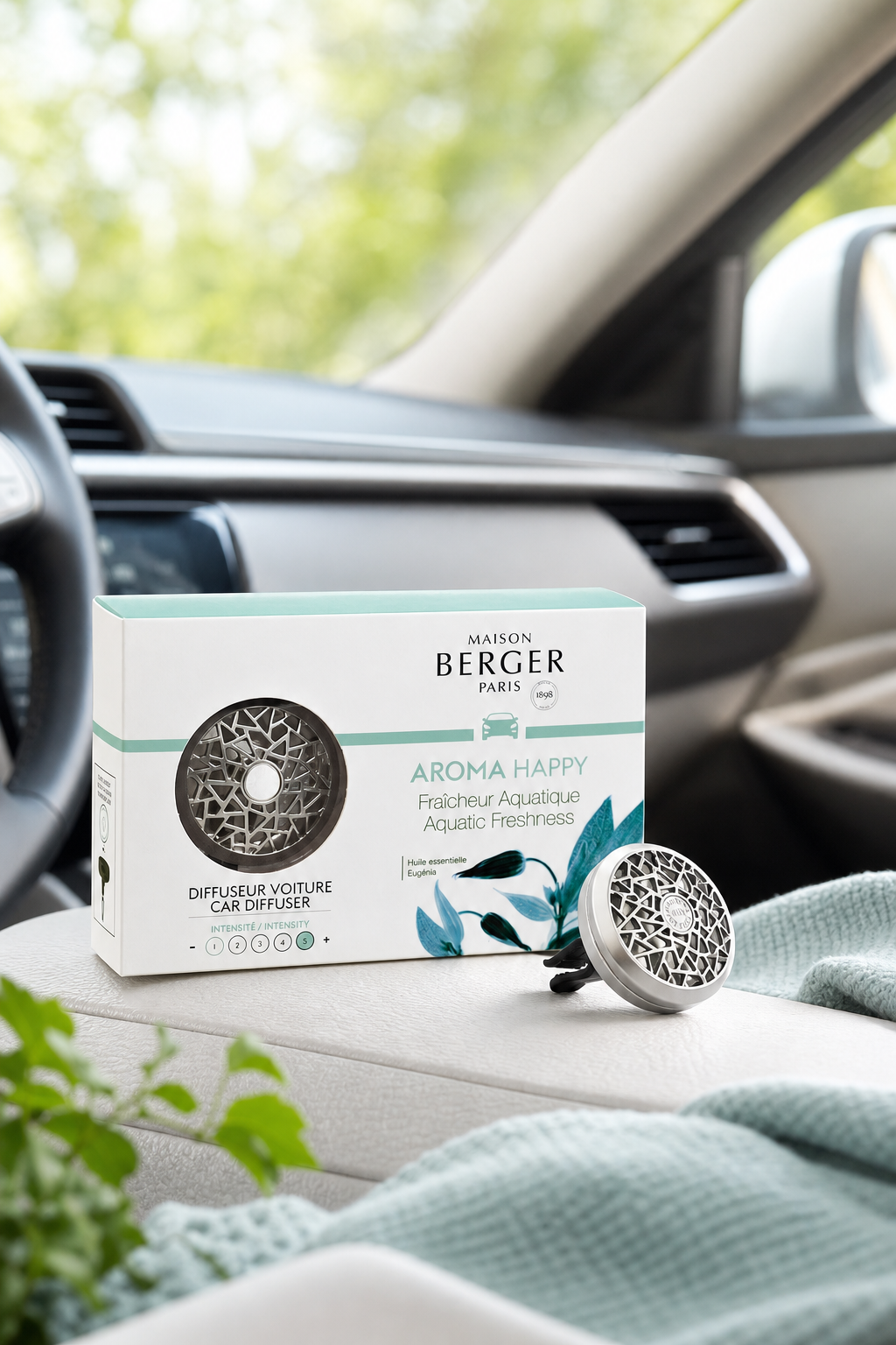 Aroma Happy Autoduft Set in einer stimmungsvollen Anwendungsszene