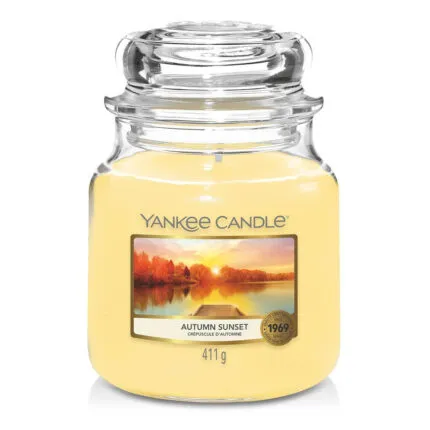 Yankee Candle Autumn Sunset Kerze im Glas mit Landschaftsbild auf dem Etikett