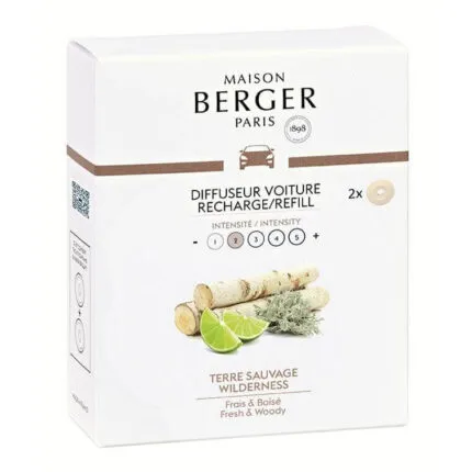 Weiße Verpackung mit Maison Berger Autoduft-Nachfüllern und Duftbezeichnung Terre Sauvage