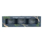 Verpackung mit drei Yankee Candle Bayside Cedar Glasvotivkerzen