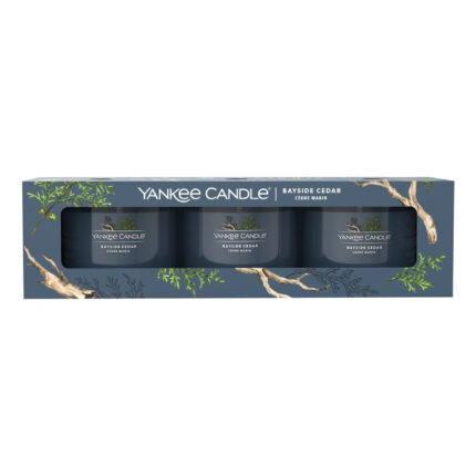 Verpackung mit drei Yankee Candle Bayside Cedar Glasvotivkerzen