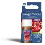Verpackter Yankee Candle Diffuser Blend Black Cherry vor weißem Hintergrund