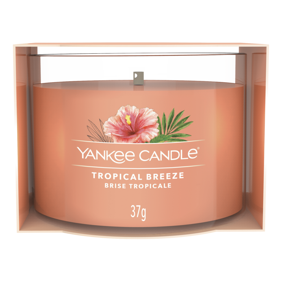 Tropical Breeze Kerze frontal Tropical Breeze Kerze im Glas mit Hibiskusmotiv und 37g-Aufdruck