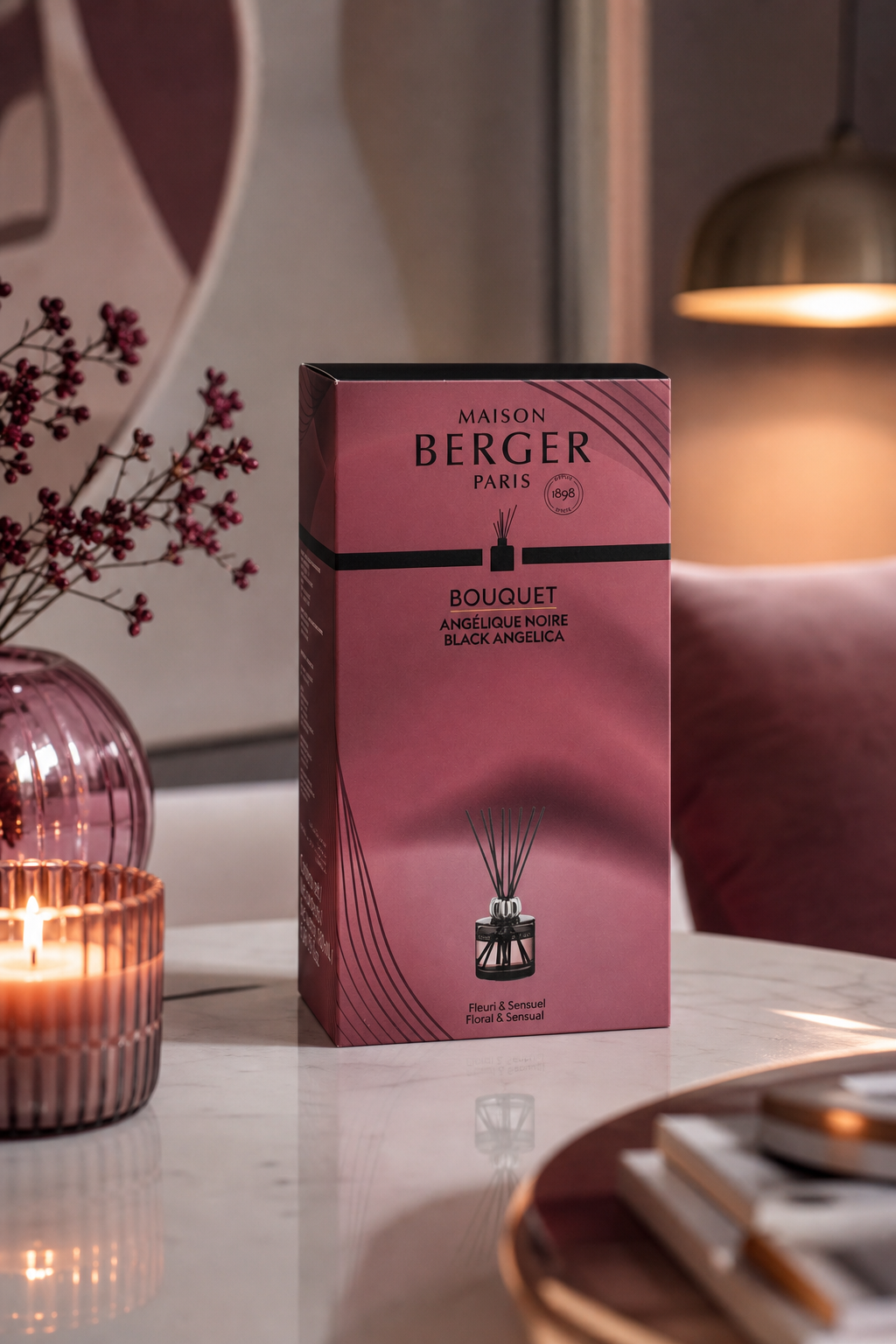 Maison Berger Paris Diffuser-Verpackung steht auf einem Tisch im Wohnraum