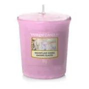 Rosa Snowflake Kisses Kerze im Glas mit sichtbarem Etikett