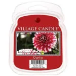 Nahaufnahme des Village Candle Dahlia-Etiketts mit Blumenmotiv