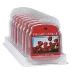 Mehrere verpackte Village Candle Scarlet Berry Tulip Duftwachse in einer Reihe