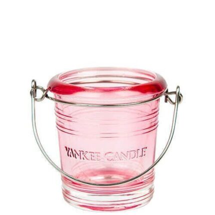 Rosa Yankee Candle Laternengefäß mit Metallbügel auf weißem Hintergrund