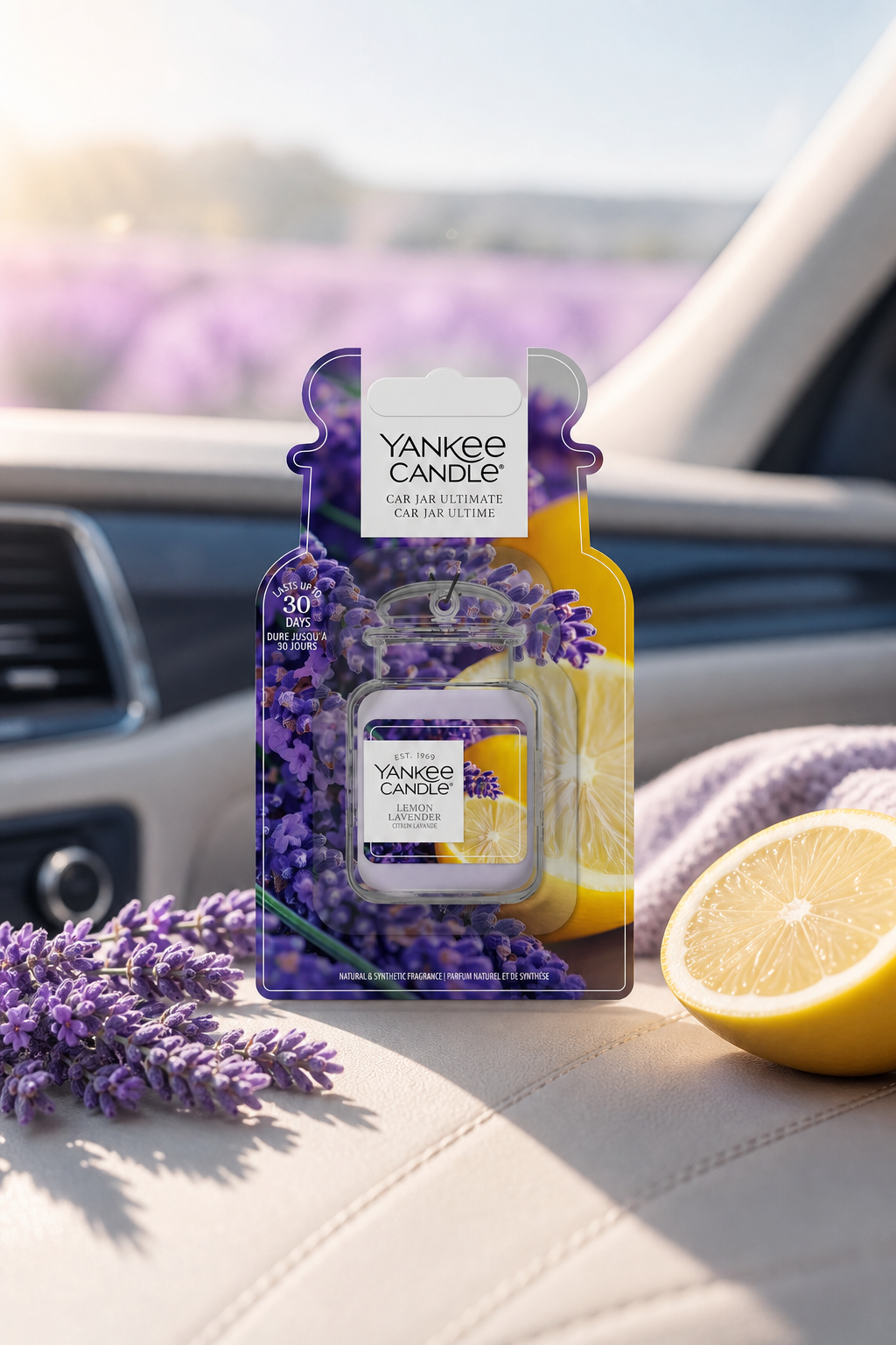 Yankee Candle Lemon Lavender Car Jar Ultimate im Auto mit Lavendel und Zitrone