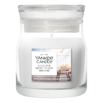 Kleine Yankee Candle Duftkerze im Glas mit Etikett A Calm & Quiet Place