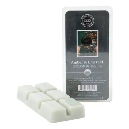 Amber & Emerald Wax Bar mit sichtbarer Produktverpackung und Wachsstücken