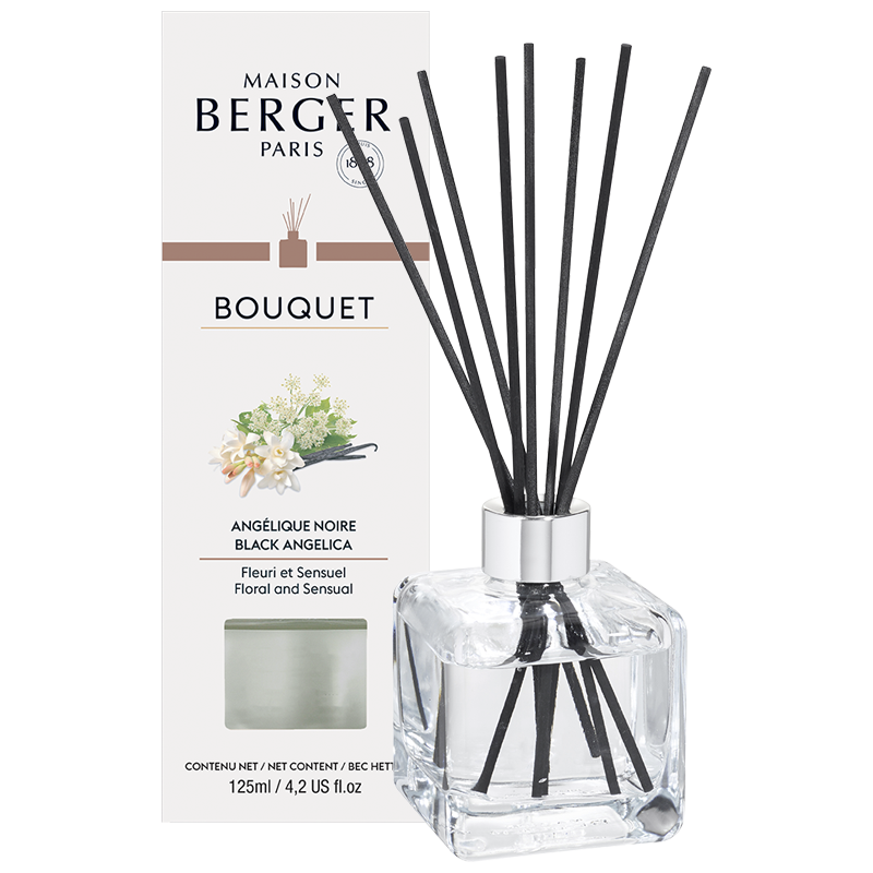Maison Berger Diffuser und Verpackung Raumduft-Diffuser mit schwarzen Stäbchen vor Maison-Berger-Verpackung