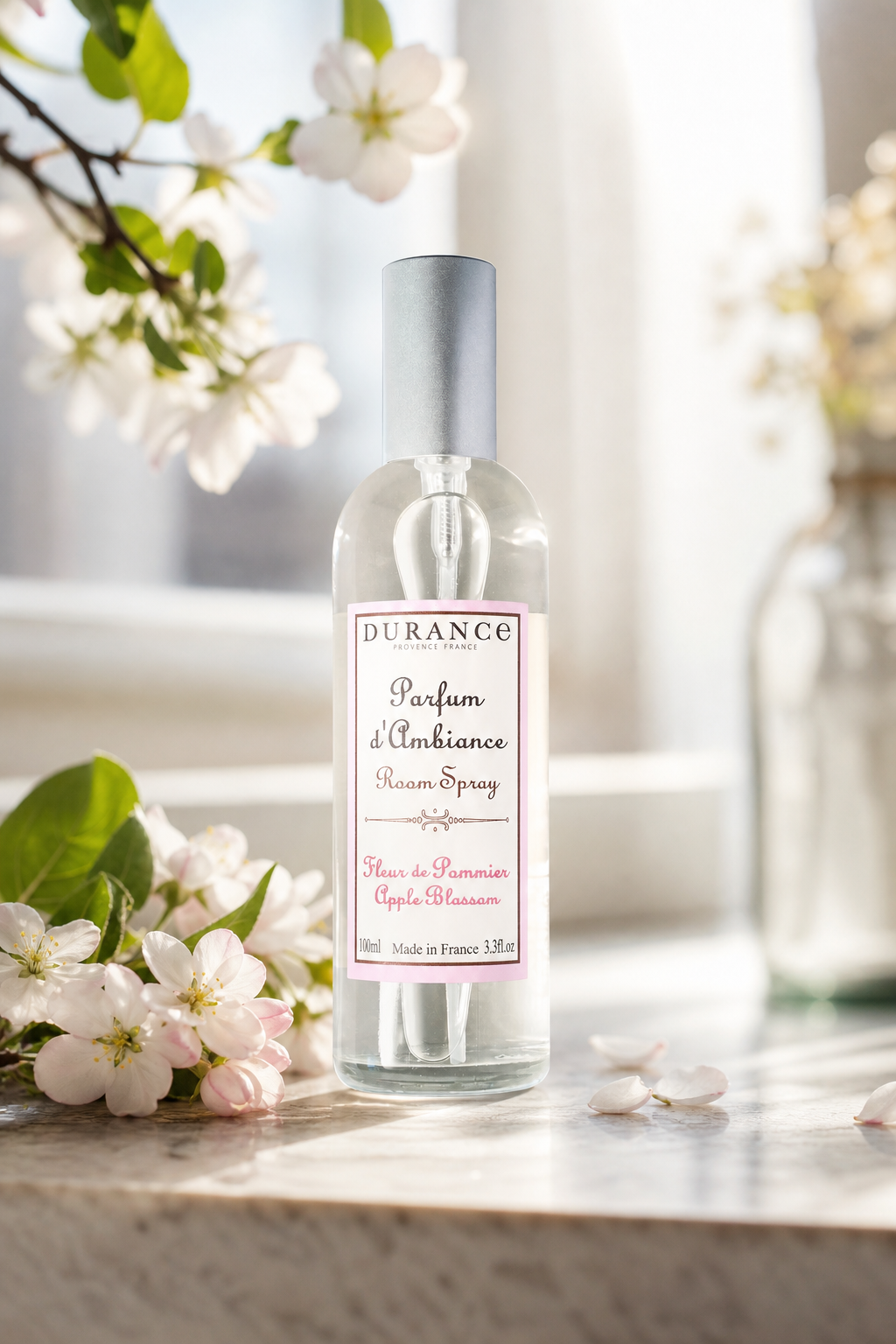 Apfelblüte Raumspray 100ml in einer stimmungsvollen Anwendungsszene