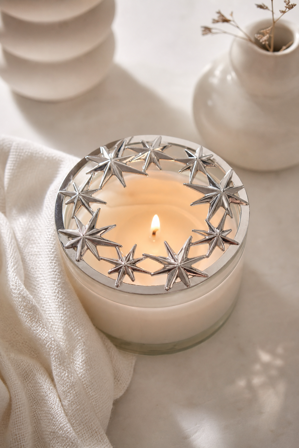 Arctic Stars Candle-Lid Silber in einer stimmungsvollen Anwendungsszene