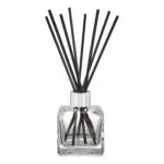 Frontaler transparenter Maison Berger Paris Diffuser mit schwarzen Duftstäbchen