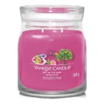 Pinke Yankee-Candle-Kerze im Glas mit sichtbarem Art-in-the-Park-Etikett