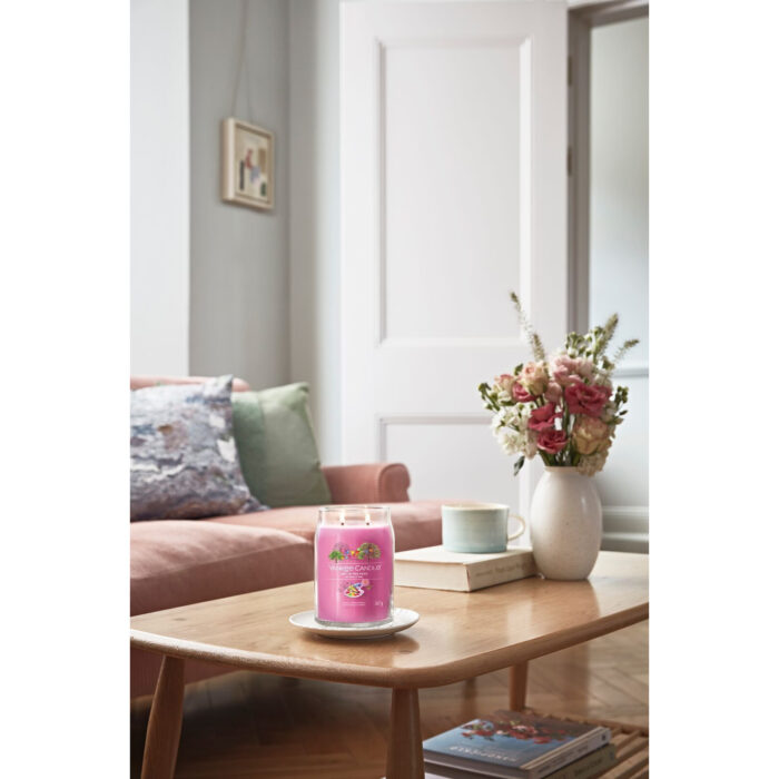 Brennende Yankee Candle Art in the Park Kerze im Wohnzimmer