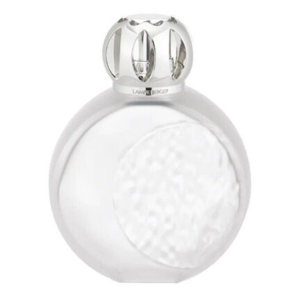 Nahaufnahme der weißen Lampe Berger mit silberfarbenem Aufsatz