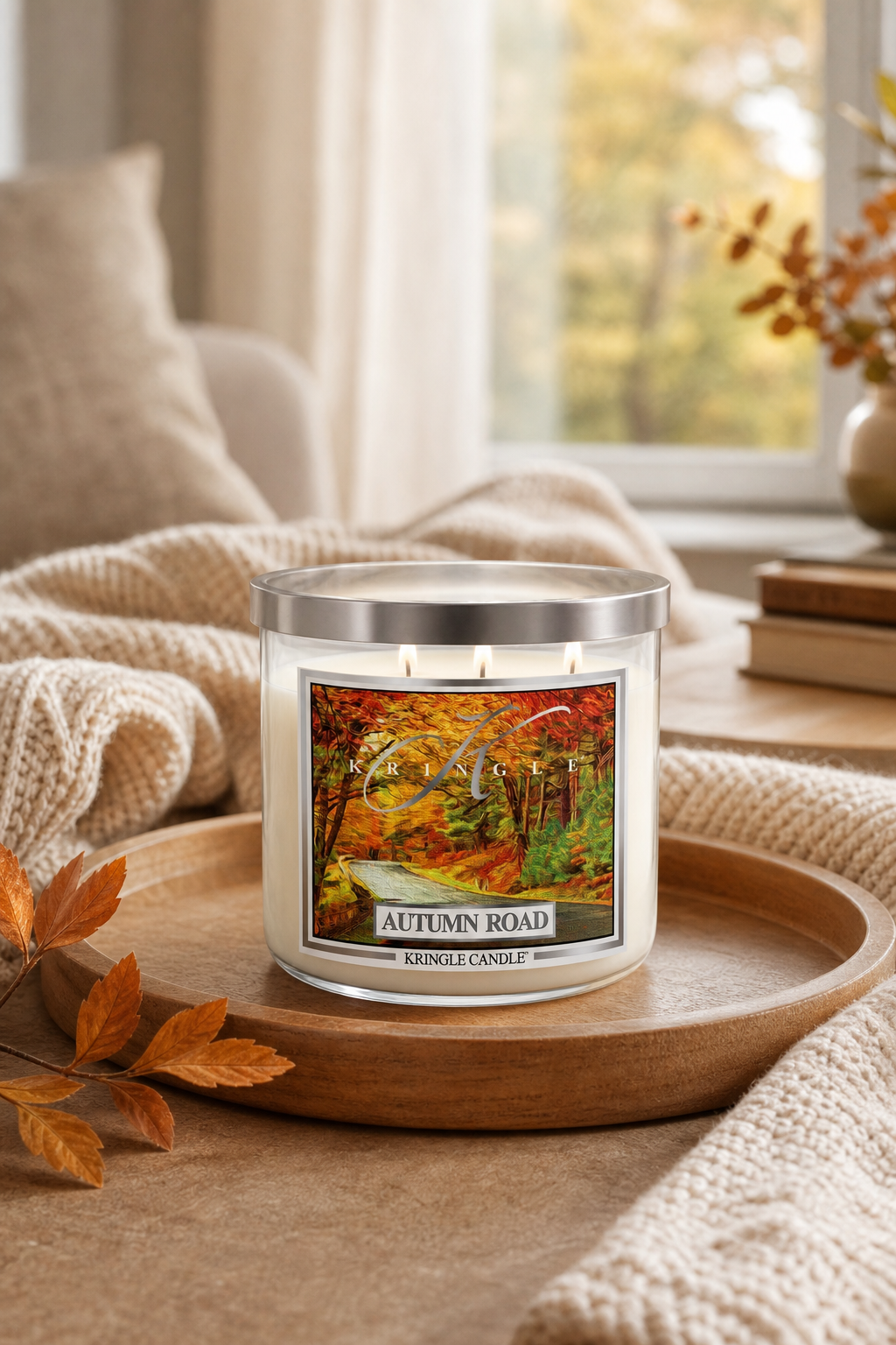 Autumn Road 396g Tumbler 3-Docht in einer stimmungsvollen Anwendungsszene