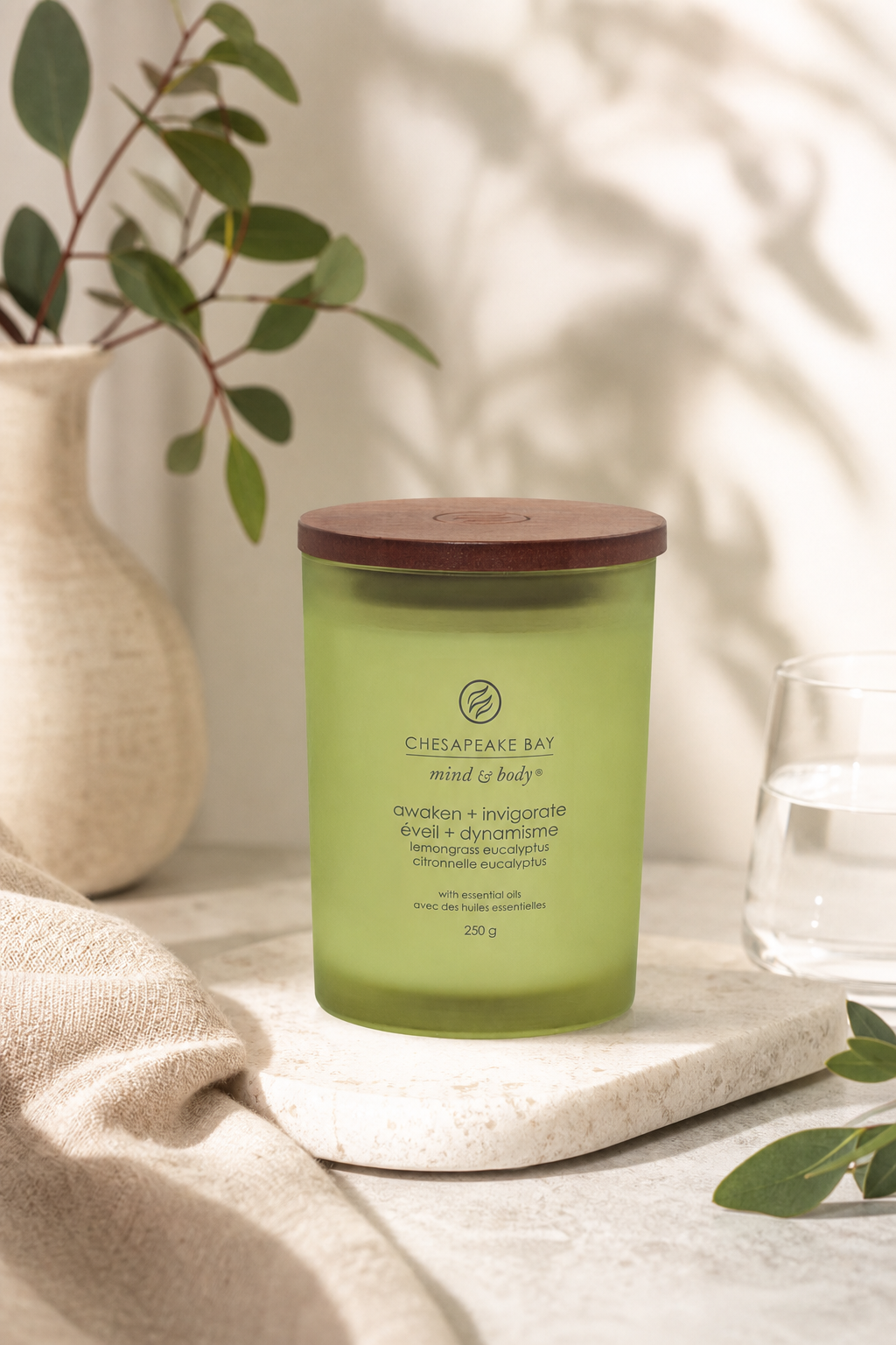 Awaken + Invigorate 250g in einer stimmungsvollen Anwendungsszene