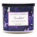 Village Candle Bewitched Kerze im Tumbler mit schwarzem Deckel