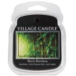 Nahaufnahme der Village-Candle-Verpackung mit Black-Bamboo-Etikett