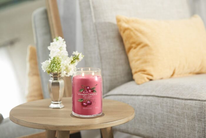 Black Cherry Signature Jar 567g 2-Docht – Produktansicht