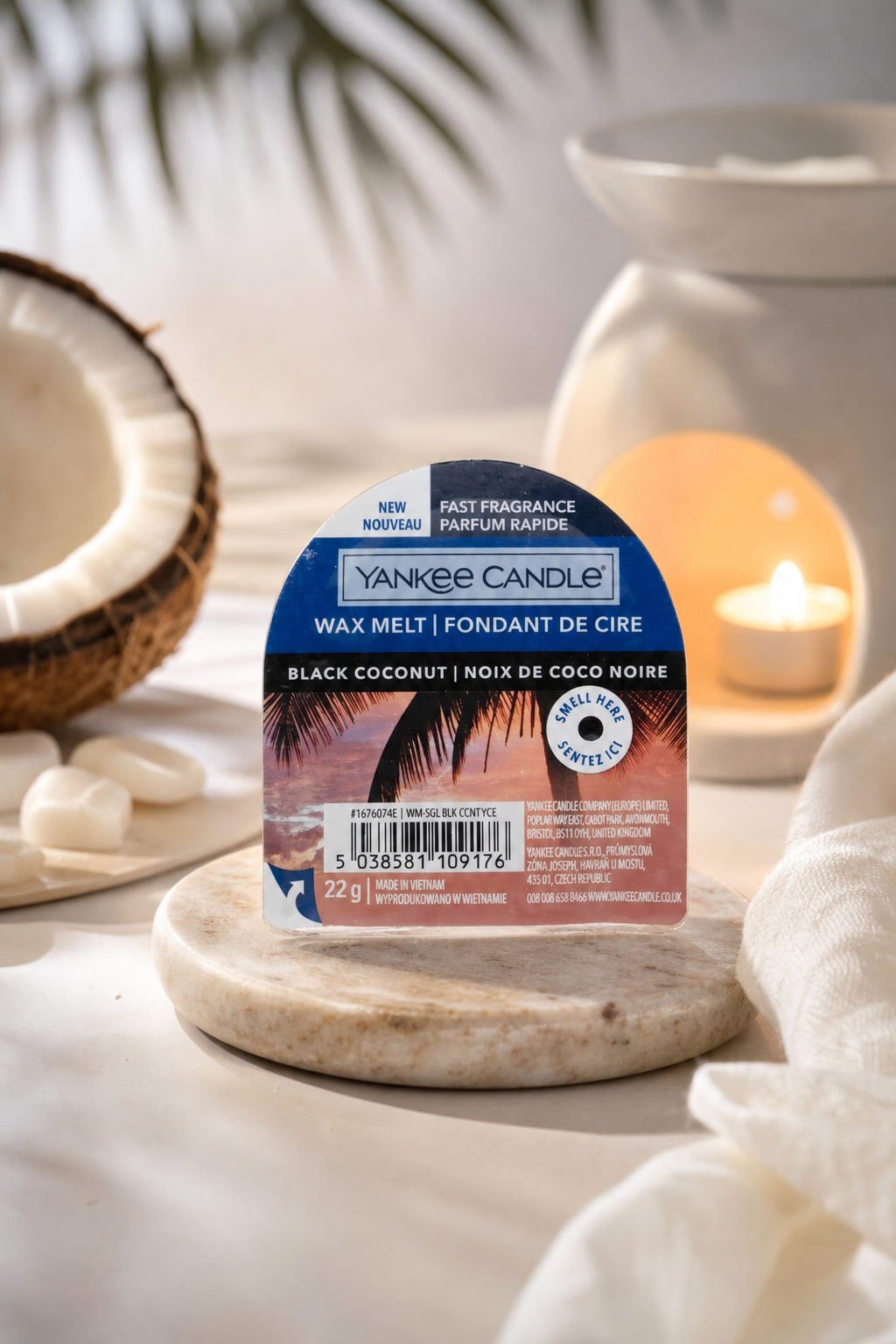 Black Coconut Wachsmelt 22g in einer stimmungsvollen Anwendungsszene